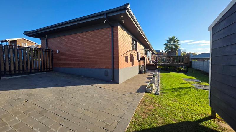 3 Bedroom Property for Sale in Reebok Western Cape